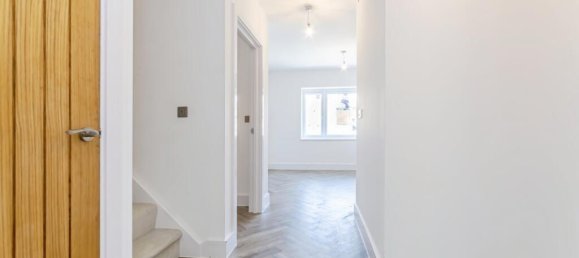 3 bedrooms House in Kenley, United Kingdom No. 8023 16