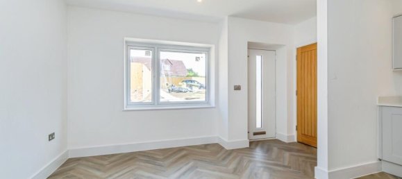 3 bedrooms House in Kenley, United Kingdom No. 8023 10