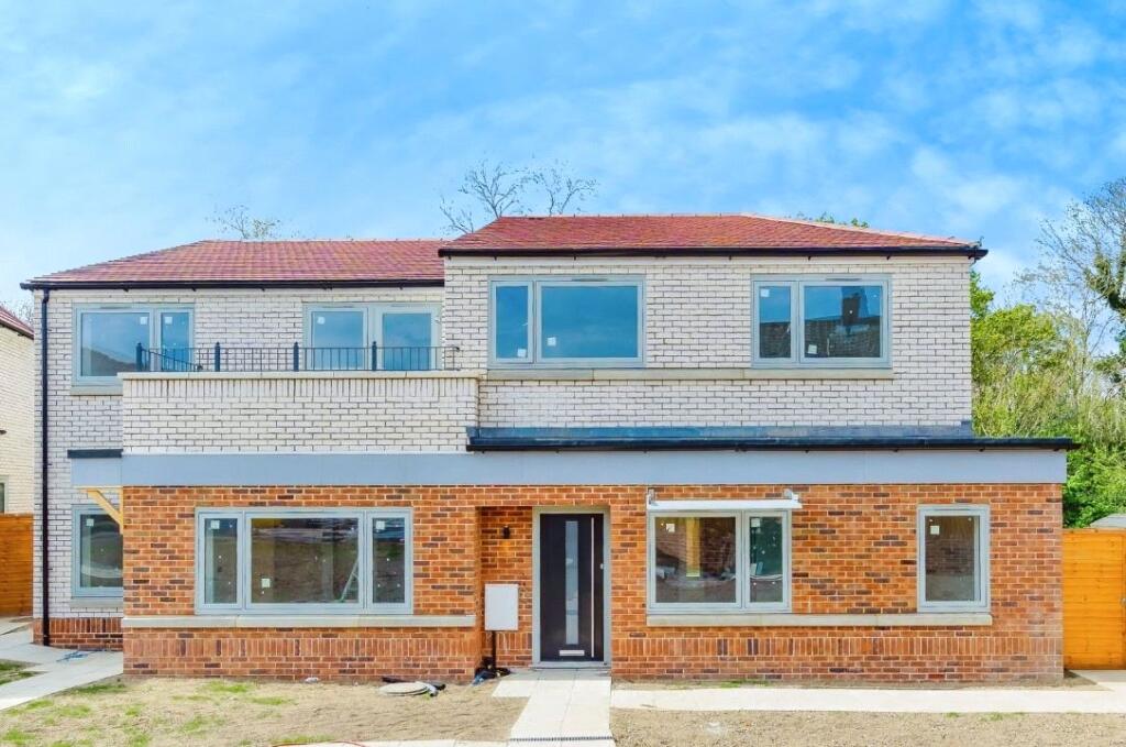 3 bedrooms House in Kenley, United Kingdom No. 8023