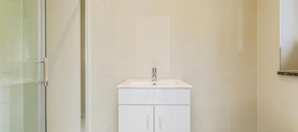 3 bedrooms House in Kenley, United Kingdom No. 8023 24