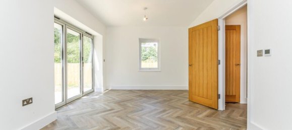 3 bedrooms House in Kenley, United Kingdom No. 8023 9