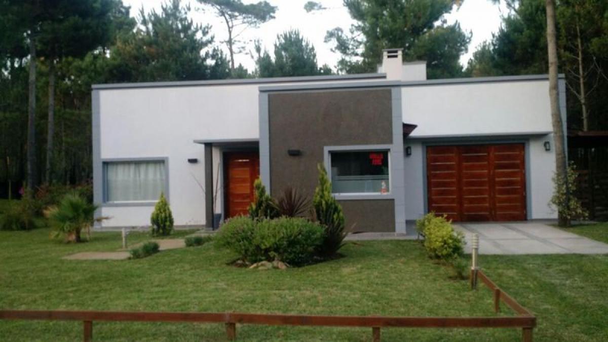 3 bedrooms House in Mar del Plata, Argentina No. 100827