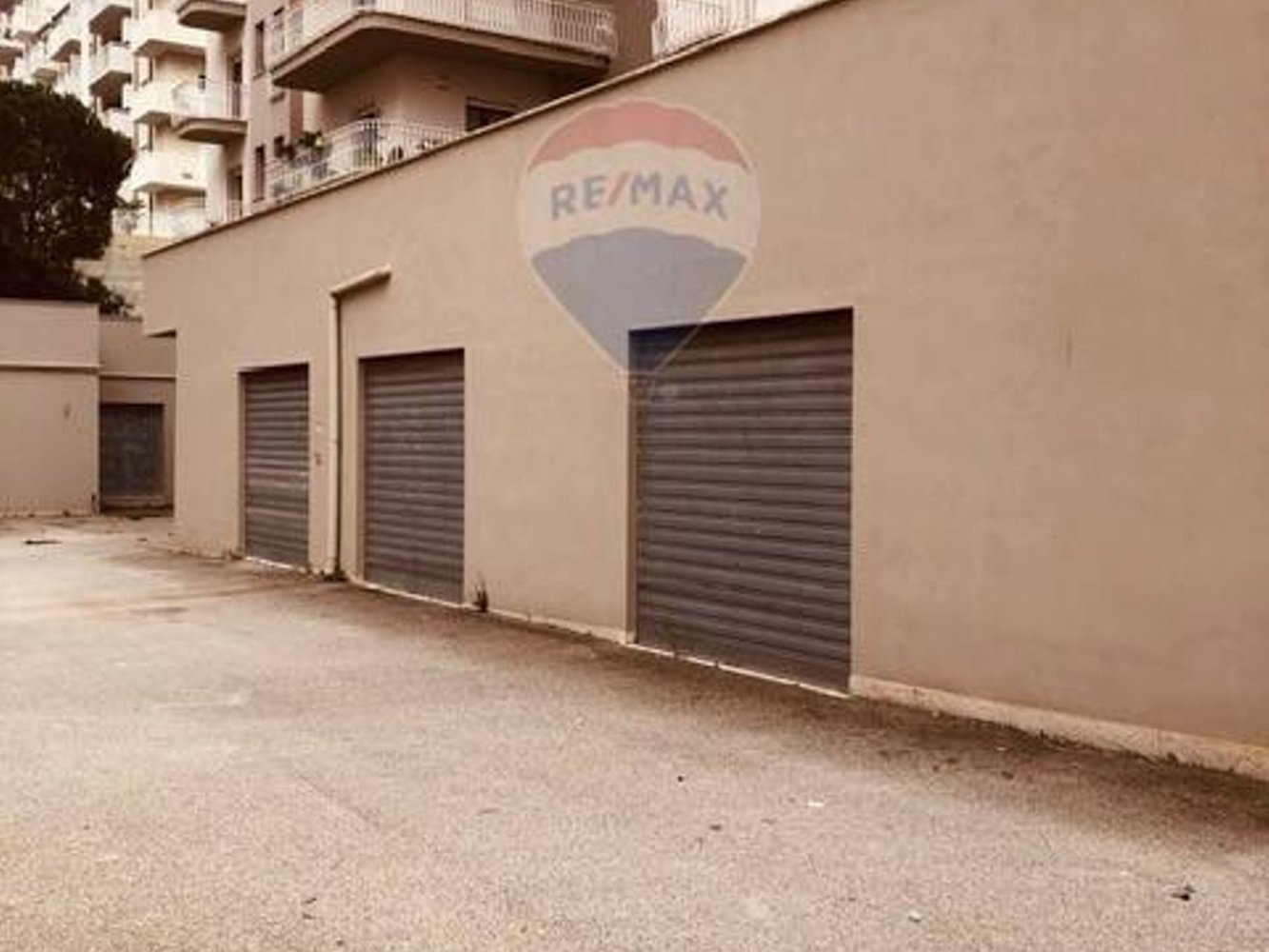 10غرفة عقار تجاري في Alcamo, Italy رقم 77711