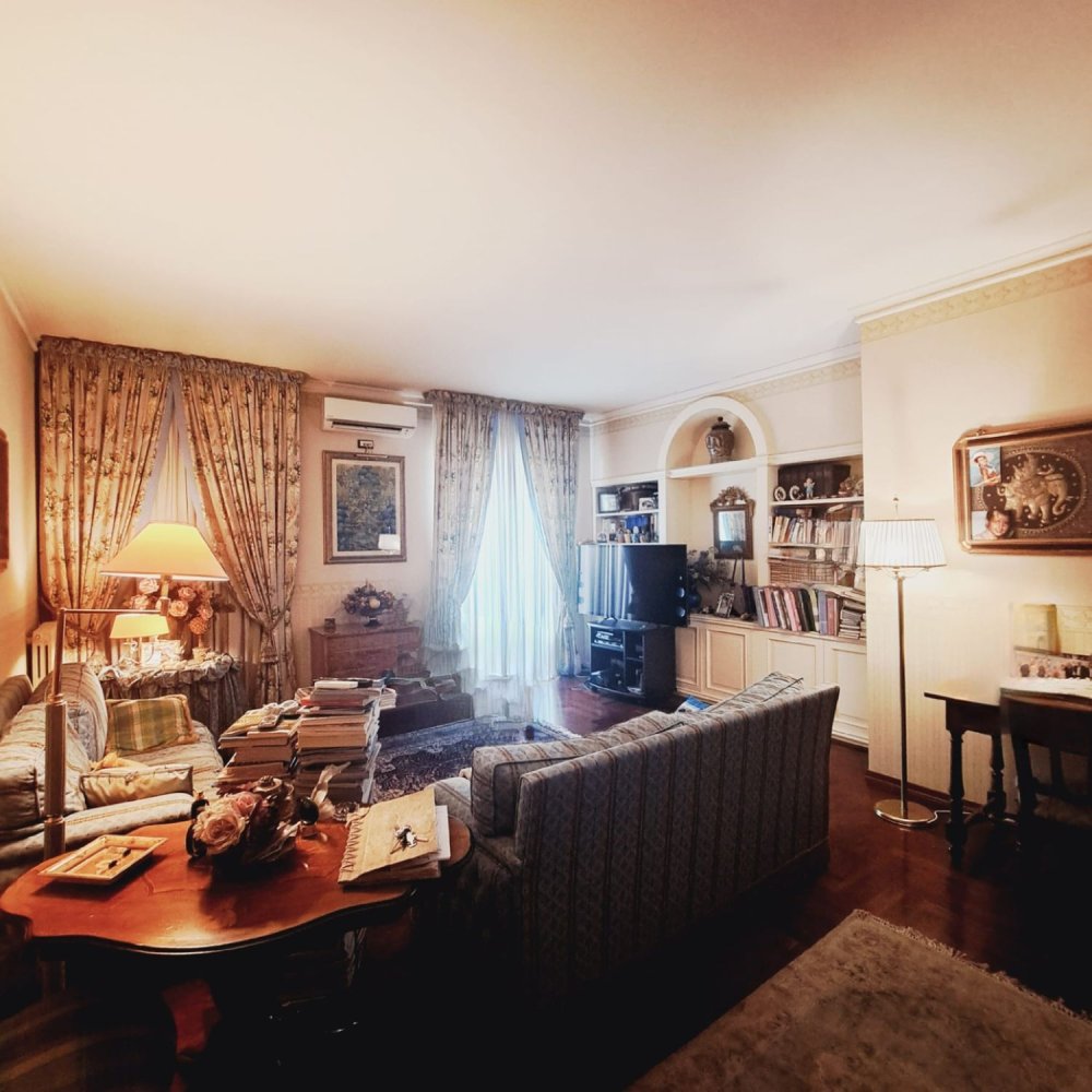 4غرفة شقة في Bari, Italy رقم 25205