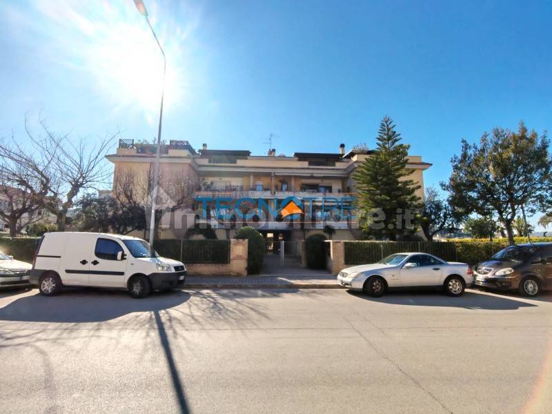 3 bedrooms Apartment in Martinsicuro, Italy No. 41159