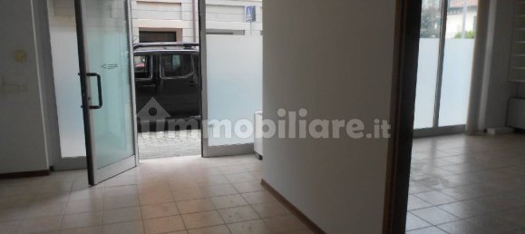 2-salle Propriété commerciale à Lucca, Italy No. 127752 11