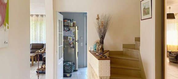 5 bedrooms House in Villemandeur, France No. 157781 10