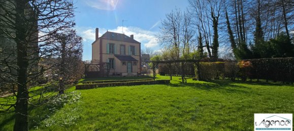 3 bedrooms House in Alluyes, France No. 68022 9
