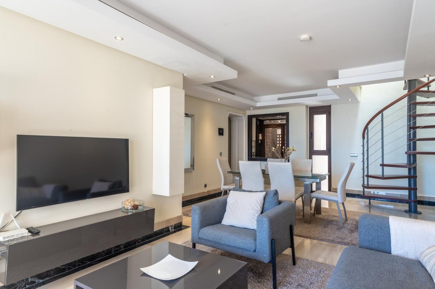 2 bedrooms Penthouse in Estepona, Spain No. 53045