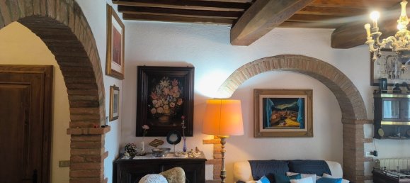5 rooms Apartment in Castelnuovo Berardenga, Italy No. 11625 4