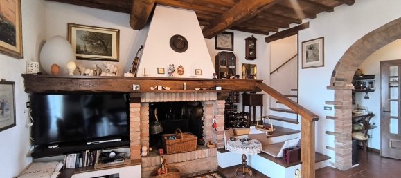 5 rooms Apartment in Castelnuovo Berardenga, Italy No. 11625 2