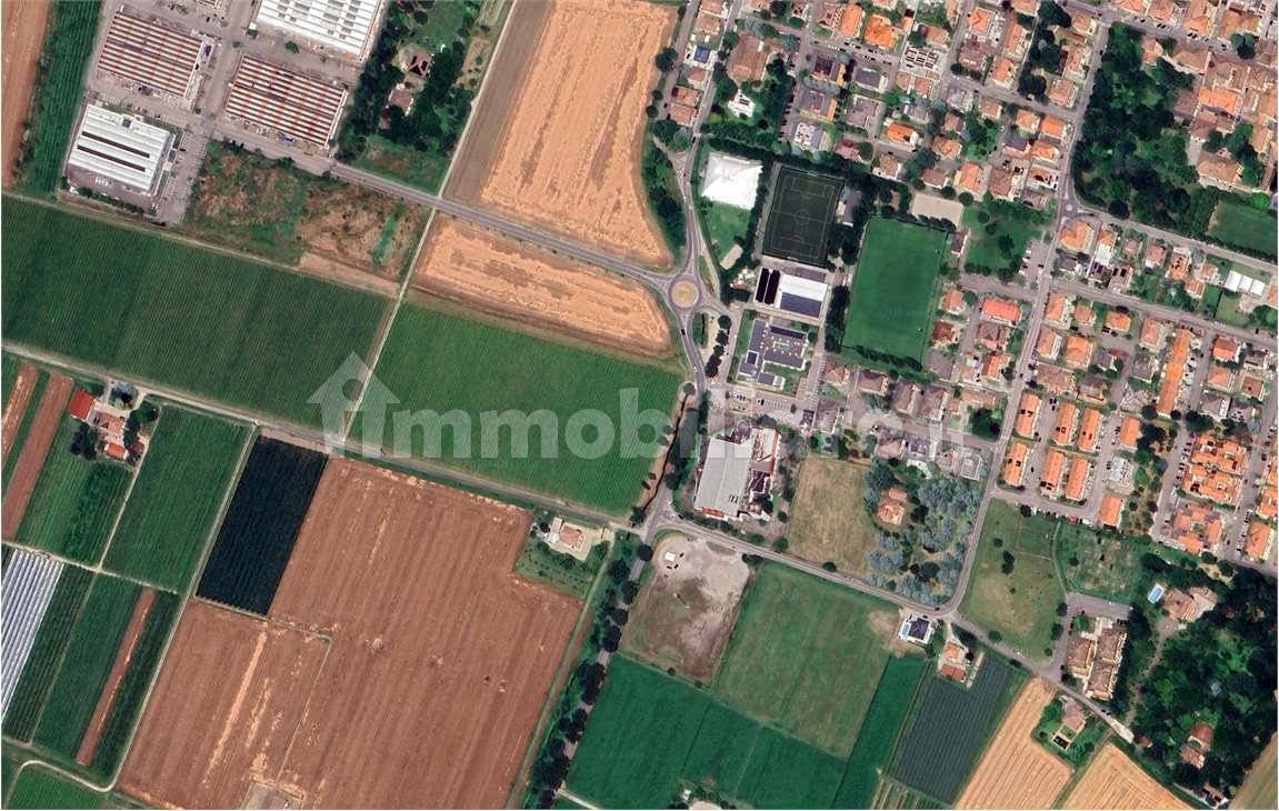 Propiedad comercial de 1 habitación en Castelfranco Emilia, Italy No. 282107