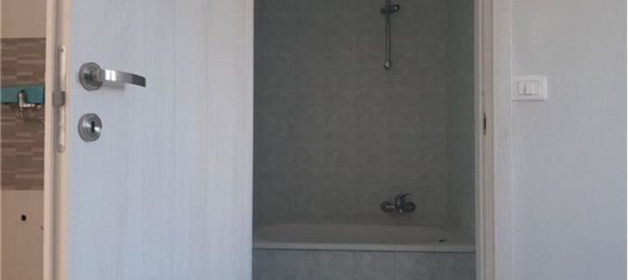 2-salle Appartement à Moncalieri, Italy No. 133014 7