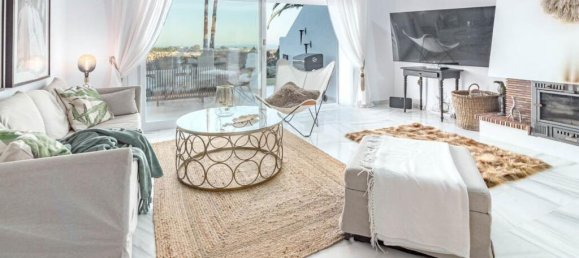 2 bedrooms Duplex in Estepona, Spain No. 183740 3