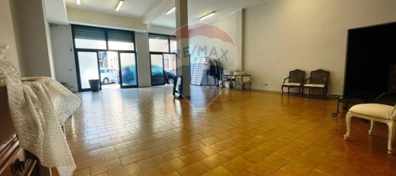 Офис с 1 комнатой в Бергамо, Италия № 57527 3