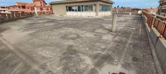 Пентхаус с 2 комнатами в Броло, Италия № 160062 4