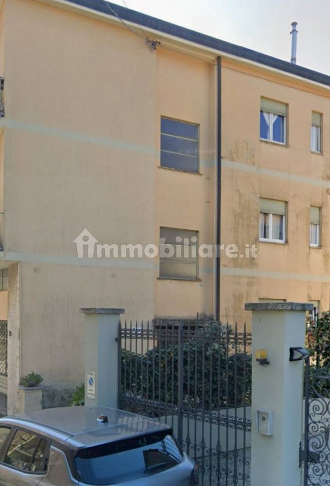 2-salle Bâtiment à Verbania, Italy No. 296368