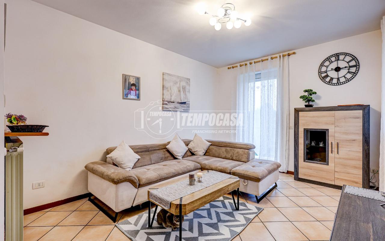 3 rooms Apartment in Sesto Calende, Italy No. 85476