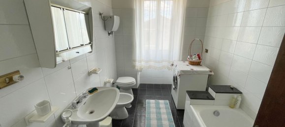 10 rooms House in Gubbio, Italy No. 258185 14