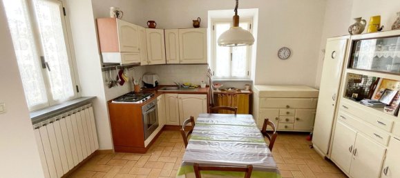 10 rooms House in Gubbio, Italy No. 258185 9