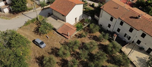 10 rooms House in Gubbio, Italy No. 258185 4