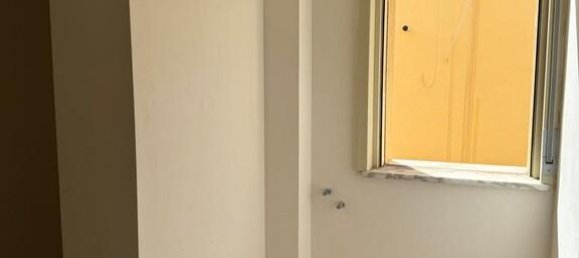 5 rooms Apartment in Messina, Italy No. 30948 3