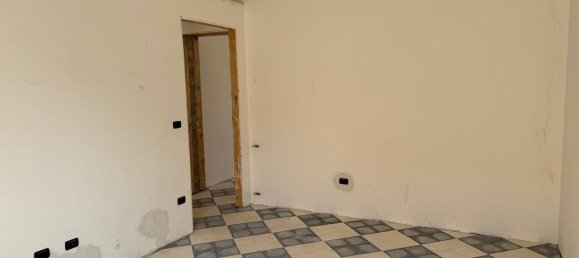 5 rooms Apartment in Messina, Italy No. 30948 8