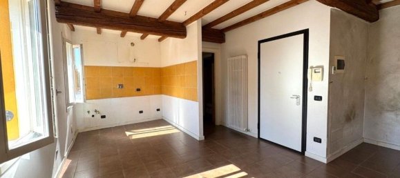 3 bedrooms Duplex in Reggio Emilia, Italy No. 325571 4