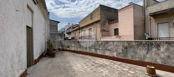 Дом с 1 спальней в Алькамо, Италия № 82981 4