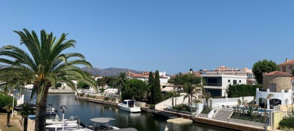 2 bedrooms House in Empuriabrava, Spain No. 143821 2