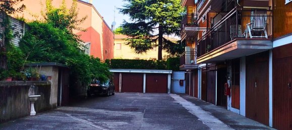13m² Garage in Bollate, Italy No. 230021 4