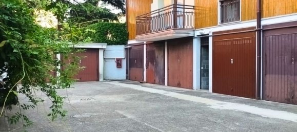 13m² Garage in Bollate, Italy No. 230021 12