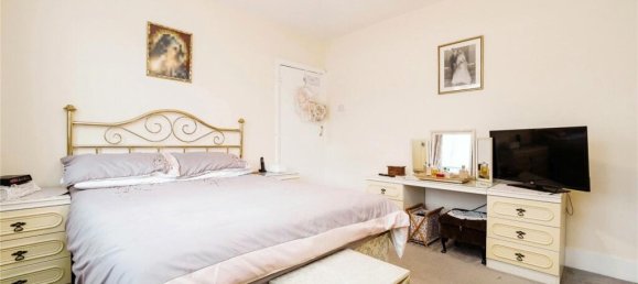 3 bedrooms House in East Ham, United Kingdom No. 11409 3