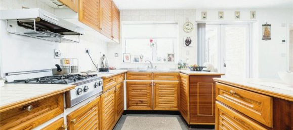 3 bedrooms House in East Ham, United Kingdom No. 11409 8