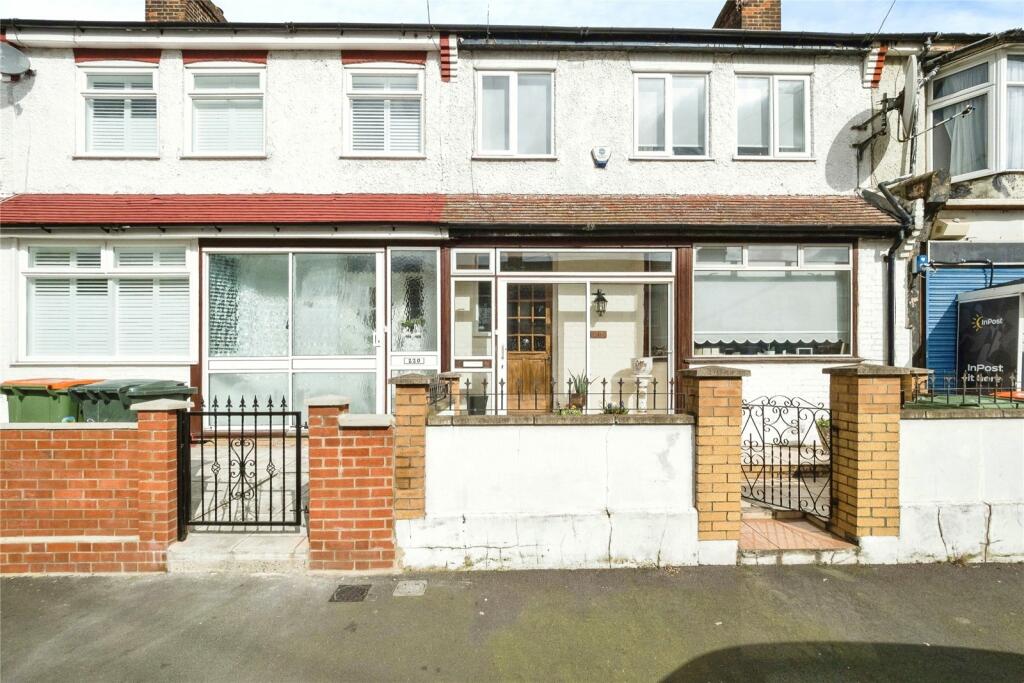 3 bedrooms House in East Ham, United Kingdom No. 11409