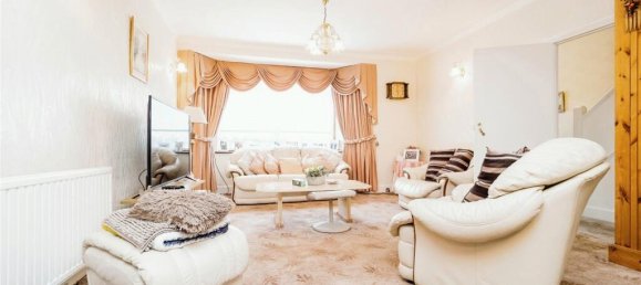 3 bedrooms House in East Ham, United Kingdom No. 11409 5