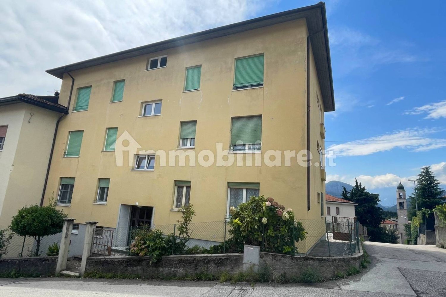 2 bedrooms Apartment in Trento, Italy No. 287491