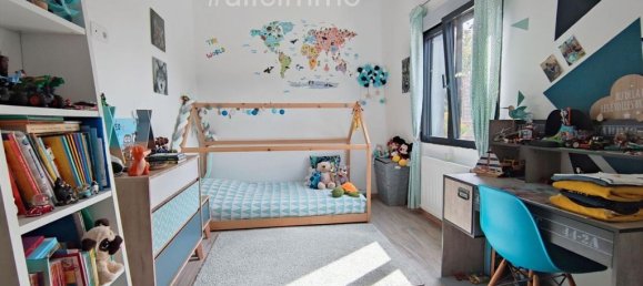 Casa de 7 dormitorios en Champguyon, France No. 274113 12