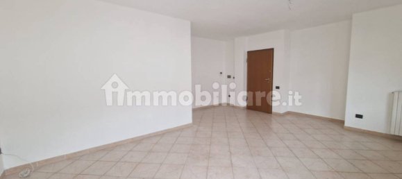 Apartamento de 2 dormitorios en Bra, Italy No. 318418 2