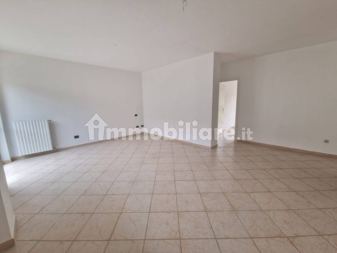 Apartamento de 2 dormitorios en Bra, Italy No. 318418