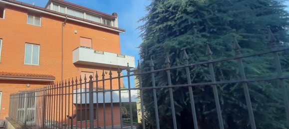 4 rooms Apartment in Rome, Italy No. 204274 2