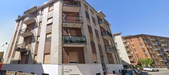 4-salle Appartement à Vigevano, Italy No. 182740 2