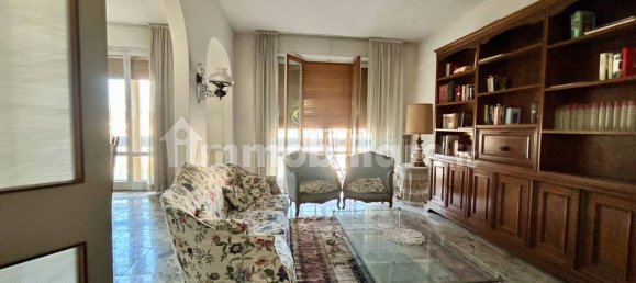 2 bedrooms Apartment in Florence, Italy No. 369833 4