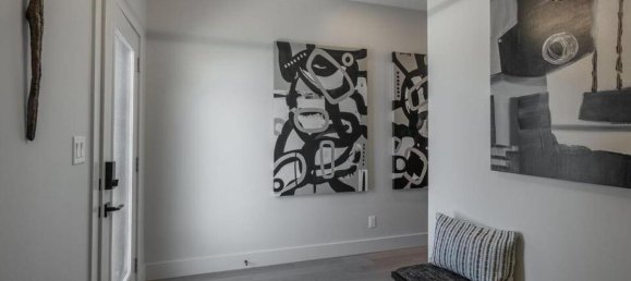 2 bedrooms House in British Columbia, Canada No. 1346 6