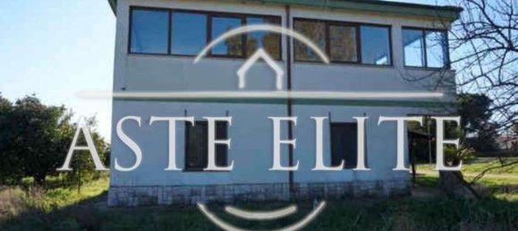 بناية في Cisterna di Latina, Italy 24400متر مربع رقم 277880 4