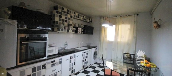 5 bedrooms Villa in Terrassa, Spain No. 284747 4