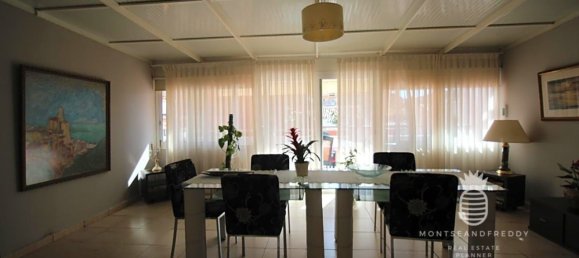 5 bedrooms Villa in Terrassa, Spain No. 284747 2