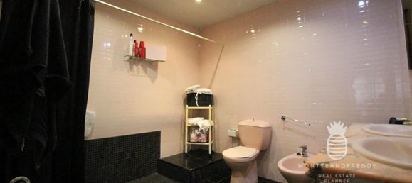 5 bedrooms Villa in Terrassa, Spain No. 284747 9