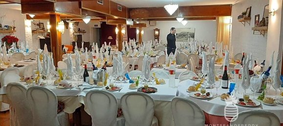 5 bedrooms Villa in Terrassa, Spain No. 284747 18