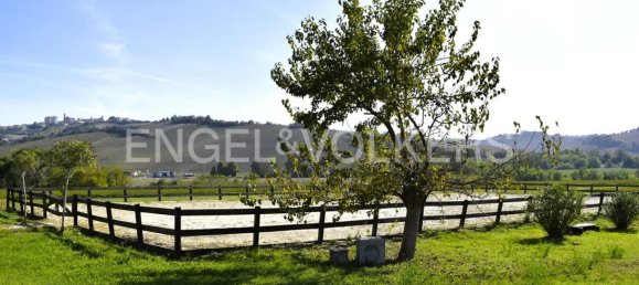 6 Schlafzimmer Haus in Montegranaro, Italy, Nr. 129741 19